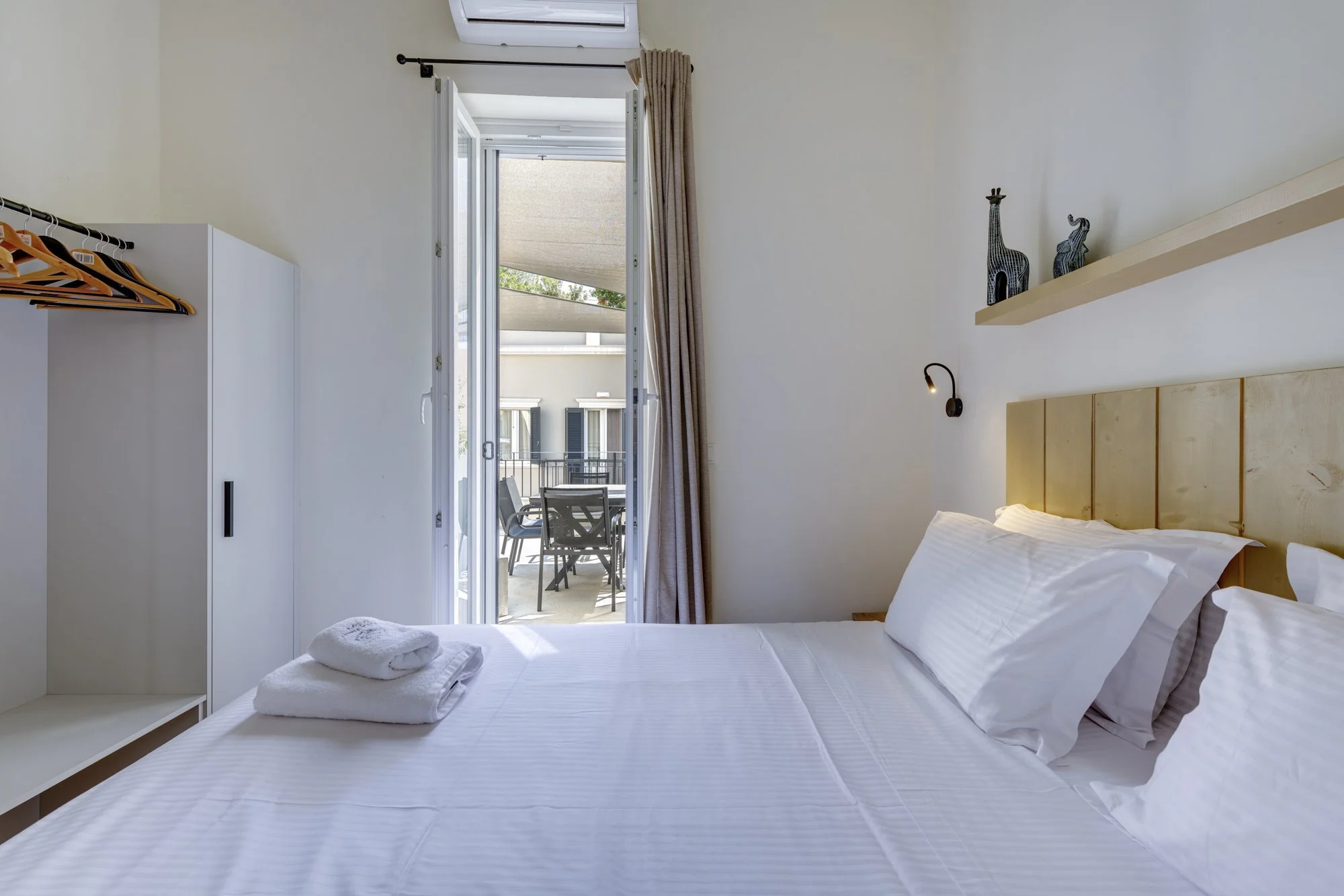Bedroom with terrace at The Heart of Syra