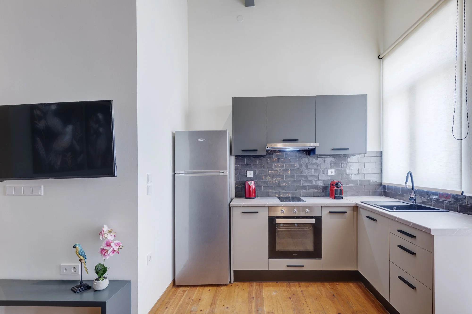 Kitchen and dining area at The Heart of Syra